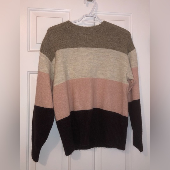 A size Small H&M wooled cardigan. - Picture 2 of 5